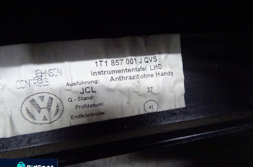 DESKA KONSOLA KOKPIT VW TOURAN 03-06 NR36