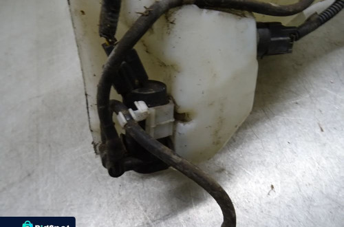 VOLVO V50 LIFT 07-12 ZBIORNIK SPRYSKIWACZY