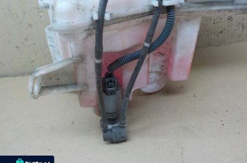 TOYOTA AURIS II ZBIORNIK ZBIORNICZEK SPRYSKIWACZY