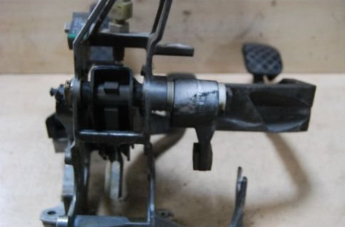 KOMPLET PEDAŁÓW HAMULEC SPRZĘGŁO 8D1721117E AUDI A6 C5 2.8 V6 8D1721117L
