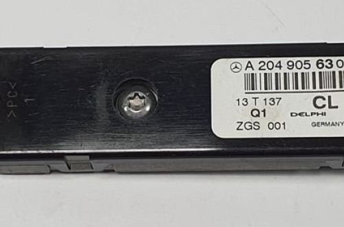 WZMACNIACZ ANTENY MERCEDES W204 A2049056304