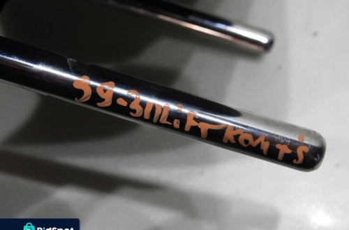 ZAGŁÓWEK ŚRODKOWY TYŁ SAAB 9-3 II LIFT KOMBI