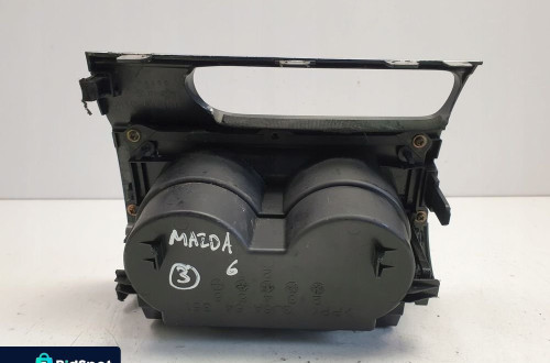 Mazda 6 I UCHWYT NA KUBKI Napoje schowek