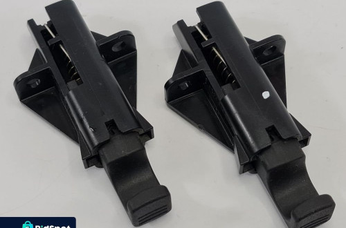 ZACZEP UCHWYT BAGAŻNIKA MERCEDES W212 A2048140001