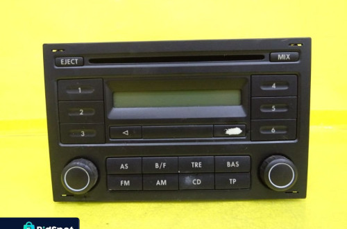 RADIO FABRYCZNE ROZKODOWANE VW FOX NR19