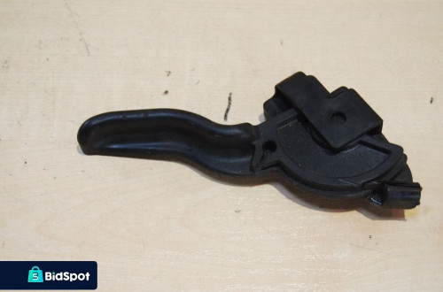 KLAMKA CIĘGNO OTWIERANIA MASKI 13128233 OPEL MERIVA A