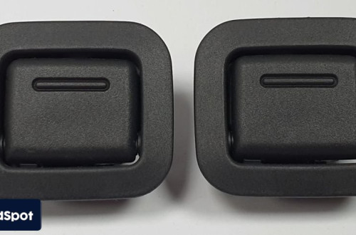 WIESZAK UCHWYT BAGAŻNIKA MERCEDES W204 A2078100140