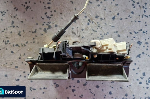 AUDI A3 A4 A6 KLAMKA KLAPY TYŁ 4B0827565H