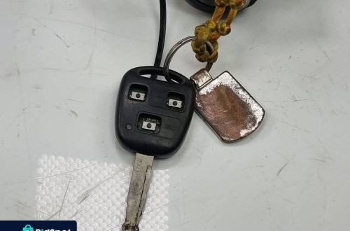 STACYJKA TOYOTA AVENSIS T25 N0501517/8