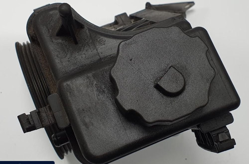 POMPA WSPOMAGANIA MERCEDES W204 A0064661501
