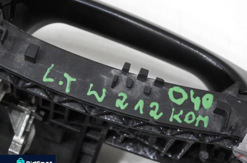 KLAMKA DRZWI LEWY TYŁ 040 MERCEDES W212