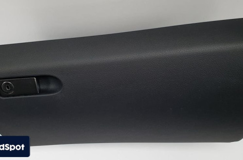 SCHOWEK PASAŻERA MERCEDES W204 A2046804291 EUROPA
