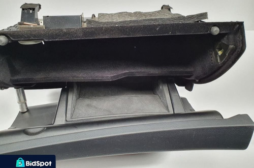 SCHOWEK PASAŻERA MERCEDES W204 A2046804291 EUROPA