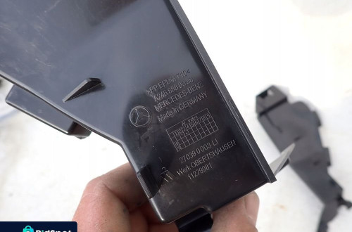 MERCEDES B-KLASA KIEROWNICA POWIETRZA PRAWA LEWA