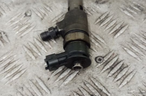 WTRYSK WTRYSKIWACZ OPEL ASTRA H 0445110325