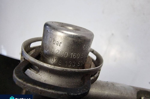 LISTWA WTRYSKOWA AUDI A4 B5 0280160575