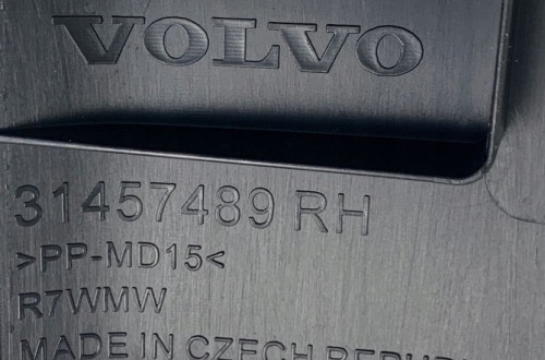 VOLVO XC40 PRAWA LISTWA SŁUPKA A 31457479