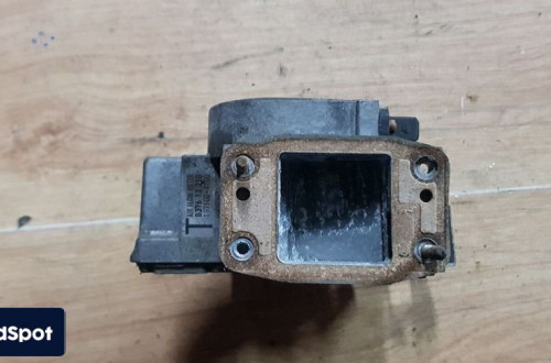 MAZDA 323 PRZEPŁYWOMIERZ B37613210