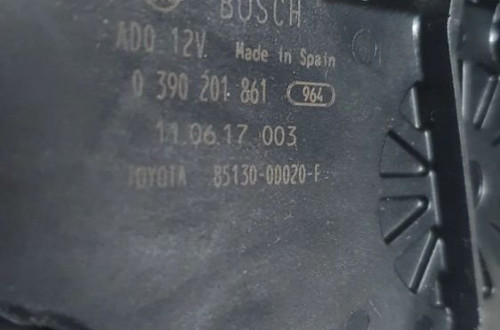 SILNICZEK WYCIERACZKI TYŁ TOYOTA YARIS II nr 85130-0D020-F / 0390201861