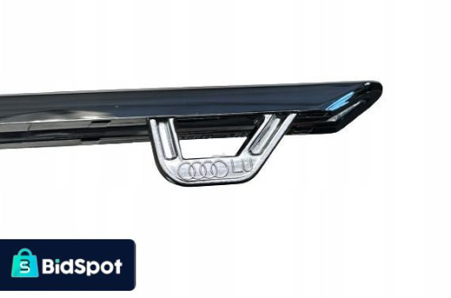 AUDI A8 D5 LIFT 22- LISTWA ZDERZAKA PRAWA PRZÓD