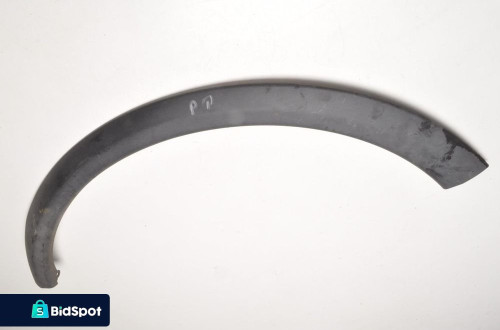 VOLVO C30 NAKŁADKA NA BŁOTNIK PRAWY TYŁ 30744045