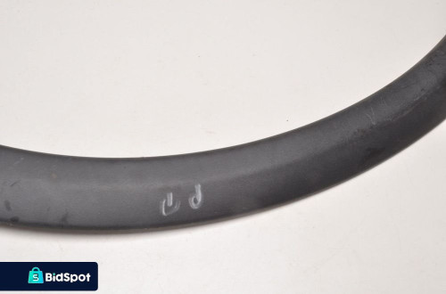 VOLVO C30 NAKŁADKA NA BŁOTNIK PRAWY TYŁ 30744045