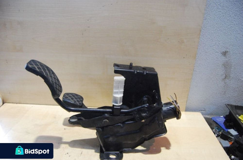 PEDAŁ HAMULCA SPRZĘGŁA AUDI A3 8L GOLF IV SEAT LEON I 1J1721111C