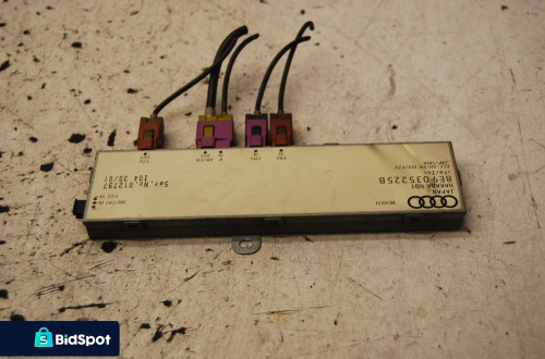 WZMACNIACZ ANTENOWY 8E9035225B AUDI A4 B6/ B7 ORI