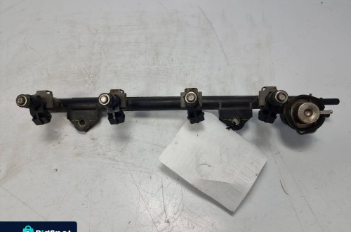 LISTWA WTRYSKOWA FORD FIESTA MK6