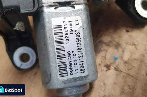 SILNICZEK WYCIERACZKI TYLNEJ  OPEL ASTRA J  nr 13256917