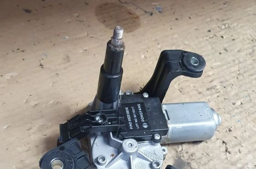 SILNICZEK WYCIERACZKI TYLNEJ  OPEL ASTRA J  nr 13256917