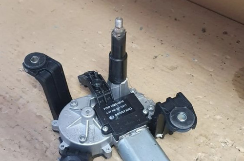 SILNICZEK WYCIERACZKI TYLNEJ  OPEL ASTRA J  nr 13256917