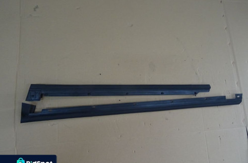 LISTWA ZGARNIAJĄCA DRZWI LEWA AUDI A4 B5 LIFT KOMBI NR93