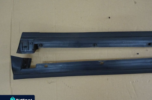 LISTWA ZGARNIAJĄCA DRZWI LEWA AUDI A4 B5 LIFT KOMBI NR93