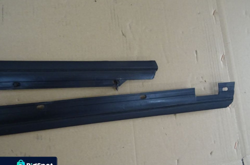 LISTWA ZGARNIAJĄCA DRZWI LEWA AUDI A4 B5 LIFT KOMBI NR93