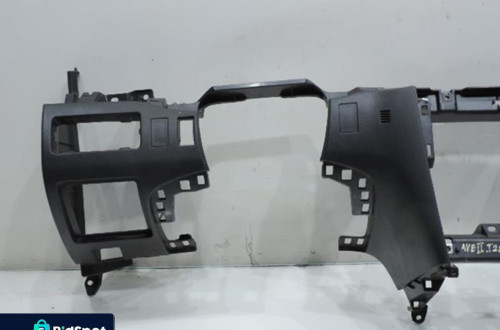 DESKA ROZDZIELCZA STELAŻ TOYOTA AVENSIS T25