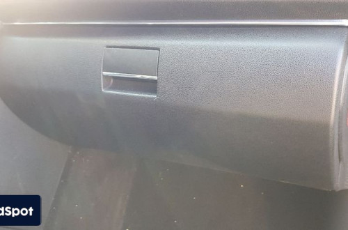 MERCEDES B KLASA W245 SCHOWEK PASAŻERA CZARNY