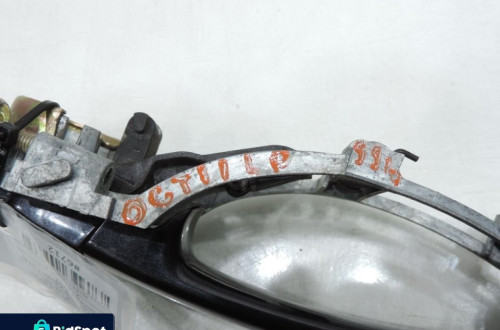 KLAMKA DRZWI LEWY PRZÓD 9910 SKODA OCTAVIA II