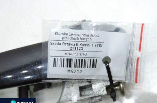 KLAMKA DRZWI LEWY PRZÓD 9910 SKODA OCTAVIA II