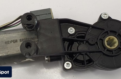SILNICZEK REGULACJI FOTELA LEWY MERCEDES ML W164