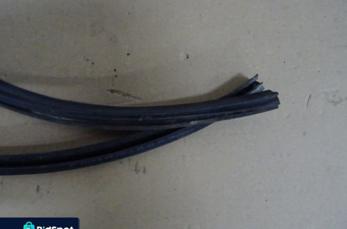 USZCZELKA GUMA LISTWA SZYBY MERCEDES W220 SEDAN NR151
