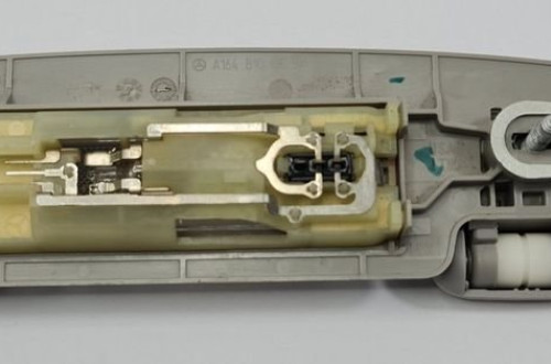 RĄCZKA PODSUFITKI PRAWY TYŁ MERCEDES ML W164