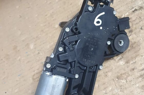 SILNICZEK WYCIERACZKI TYLNEJ FORD FOCUS MK2 1.8TDCI 0390201875