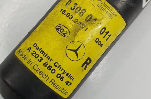 SPRYSKIWACZ LAMPY PRAWY MERCEDES W203 A2038600647