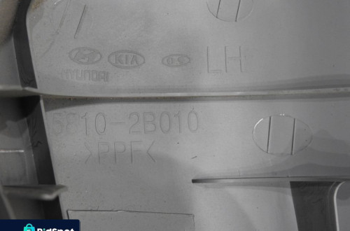 PLASTIK OSŁONA SŁUPKA LEWA A HYUNDAI SANTA FE II