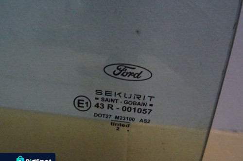 SZYBA BOCZNA DRZWI PRAWY TYŁ FOCUS MK1 LIFT KOMBI NR984
