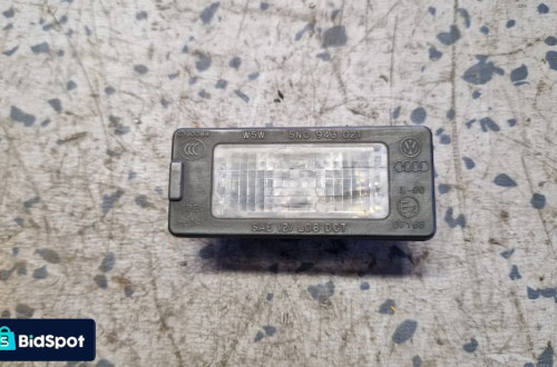 VOLKSWAGEN GOLF VI LAMPKA TABLICY REJSTRACYJNEJ 5N0943021