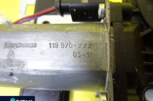 PODNOŚNIK SZYB PRAWY TYŁ VOLVO XC70 I MECHANIZM ELEKTRYCZNY NR888