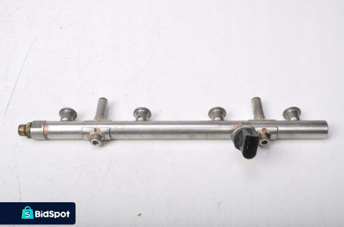 LEON III 2.0 LIFT LISTWA WTRYSKOWA 06K133317AB