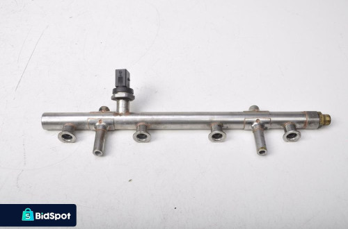 LEON III 2.0 LIFT LISTWA WTRYSKOWA 06K133317AB